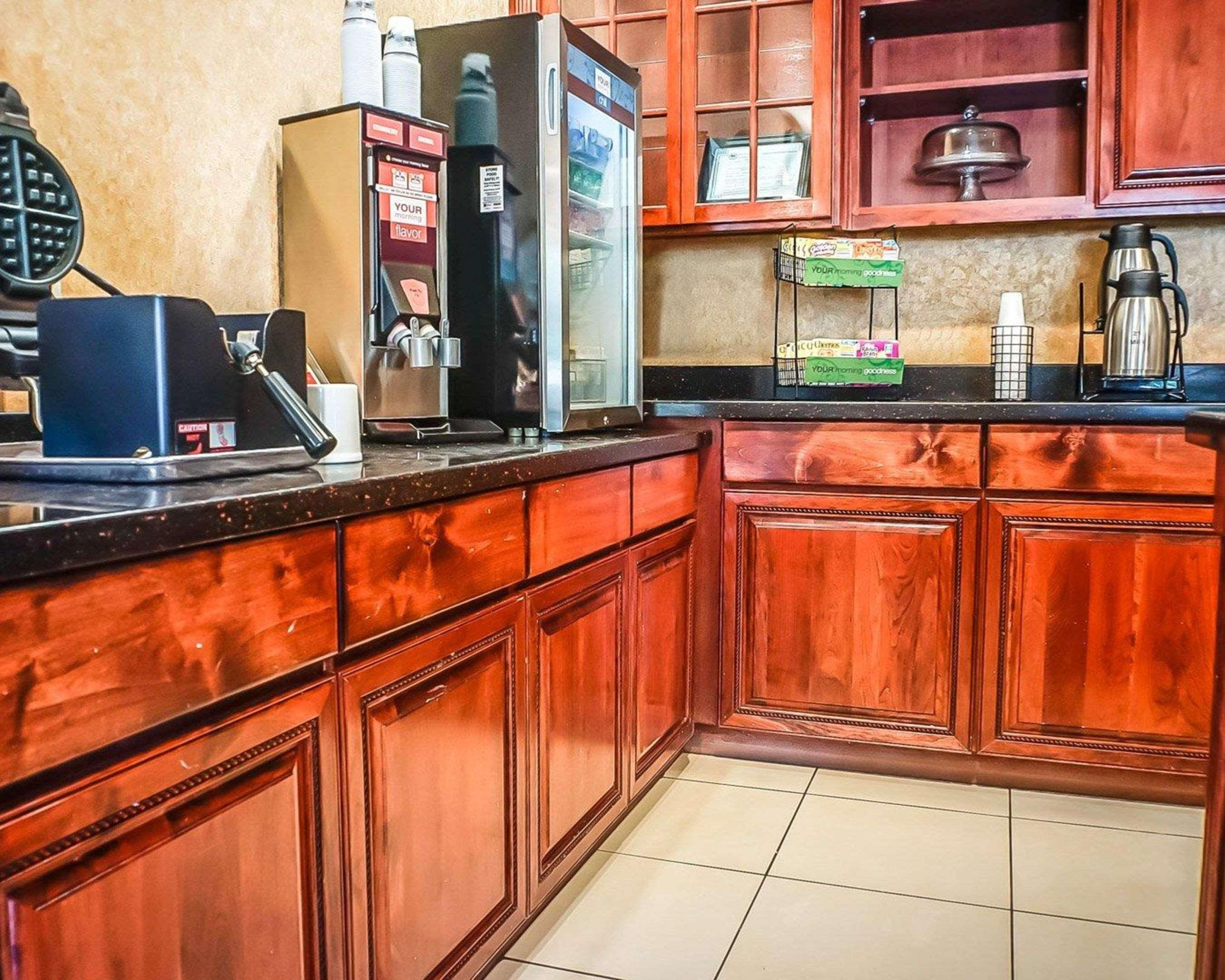 Hotel Quality & Roswell